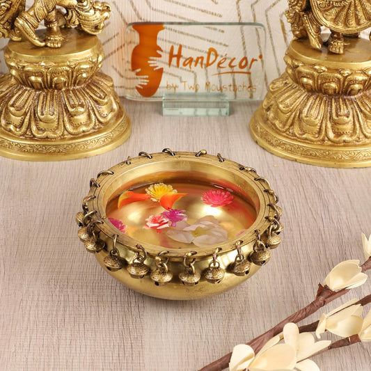 Luxeberry Ethnic Traditional 6 Inches Brass Urli Bowl with Bells Showpiece, Brass Urli for Decor, Housewarming Gifts, Standard, Pack of 1