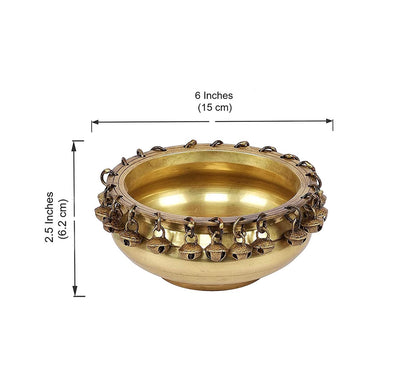 Luxeberry Ethnic Traditional 6 Inches Brass Urli Bowl with Bells Showpiece, Brass Urli for Decor, Housewarming Gifts, Standard, Pack of 1
